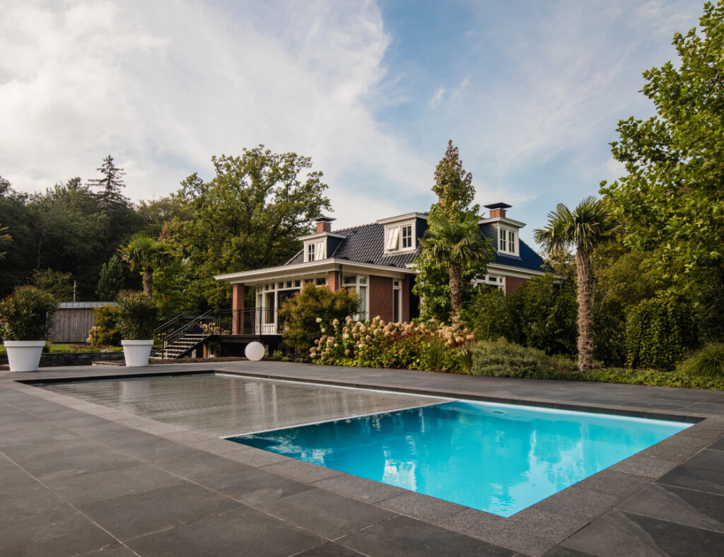 Groot zwembad tuin - Solpool Zwembaden